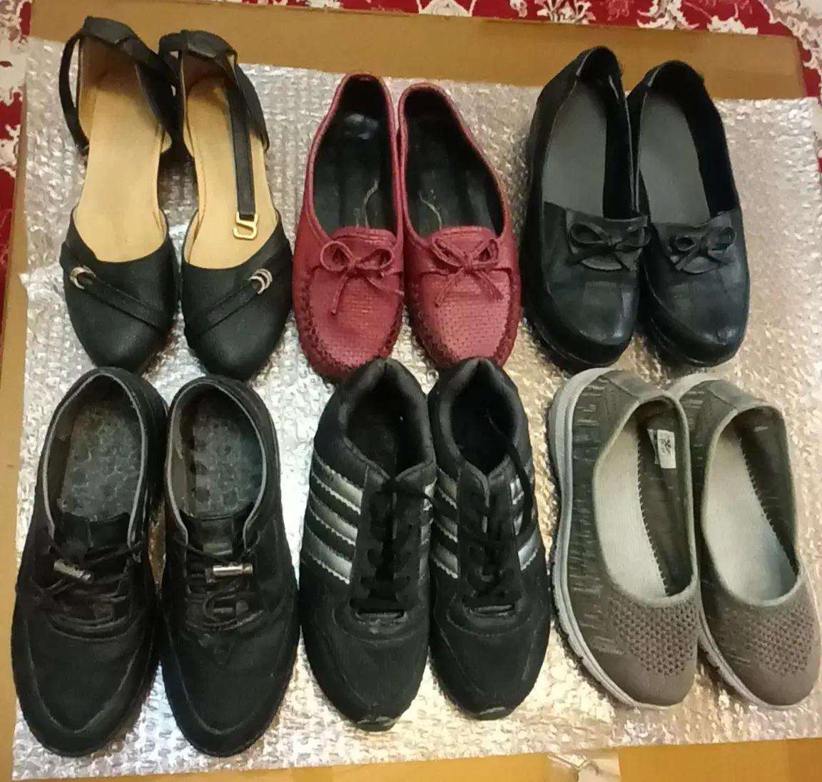 تعدادی کیف و کفش|کیف، کفش، کمربند|تهران, چیتگر جنوبی|دیوار