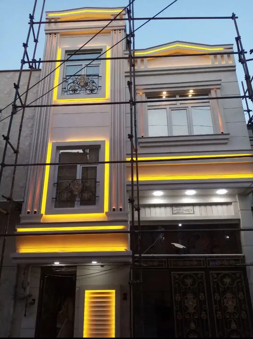 پیمانکار نماکار سنگ کار کاشیکار سرامیک کاروبنا|خدمات پیشه و مهارت|ساوه, |دیوار