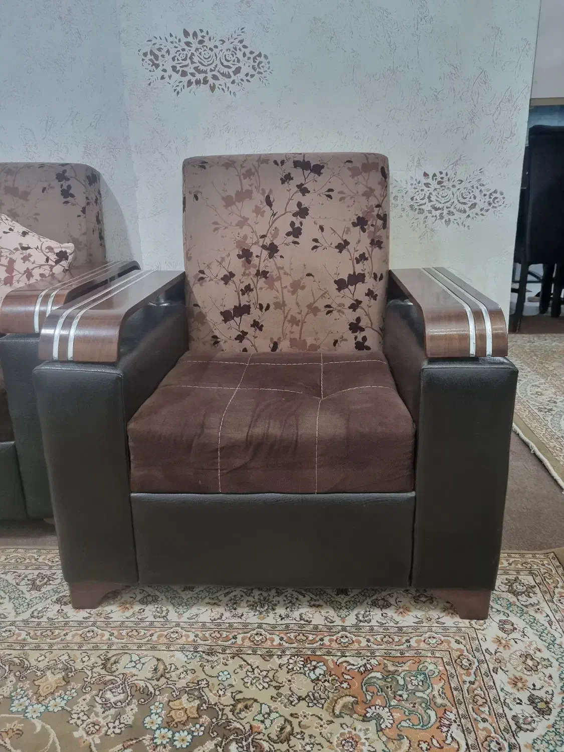 مبل شش نفره|مبلمان خانگی و میز عسلی|رشت, معلم|دیوار