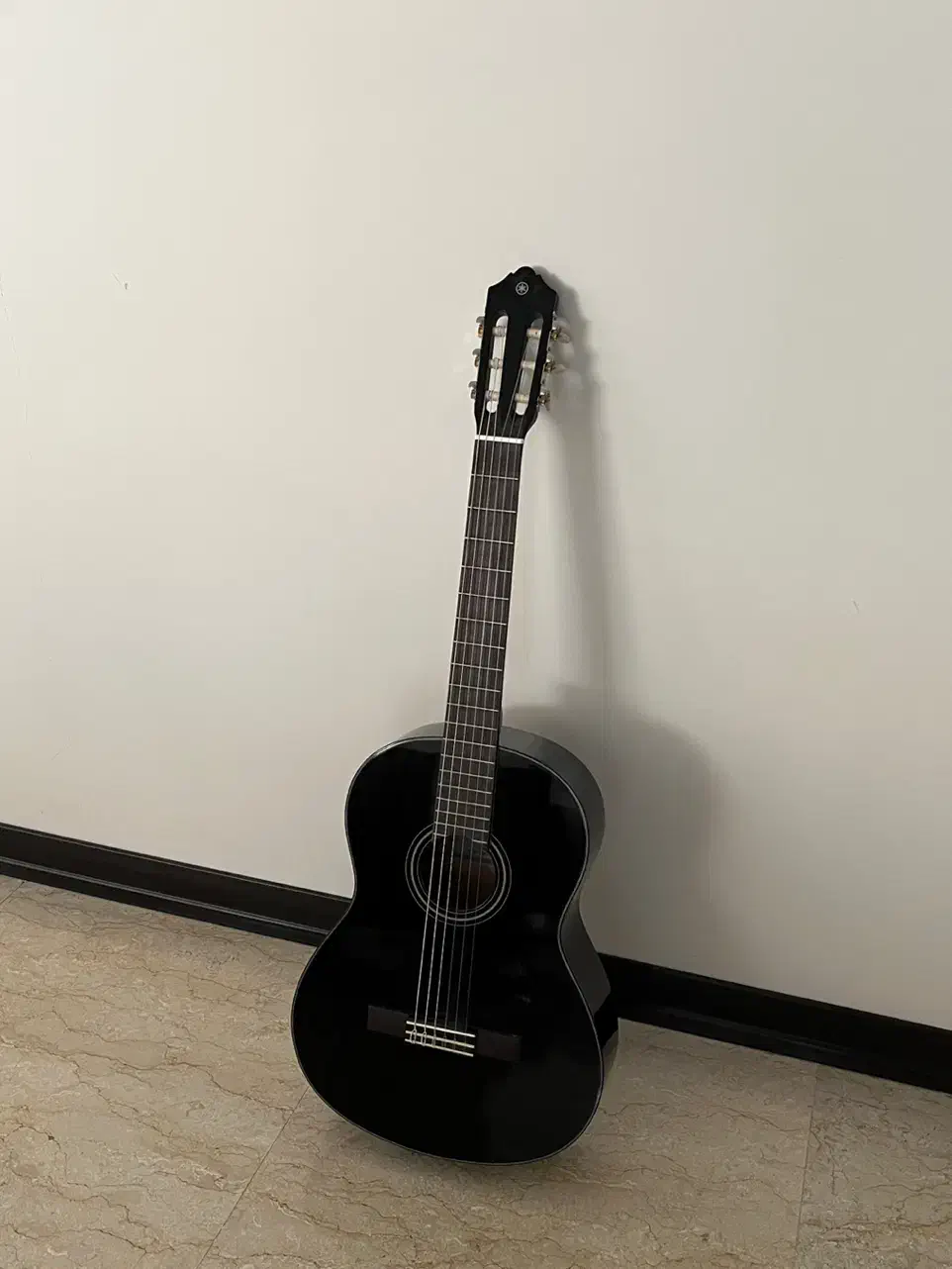 گیتار یاماها c 40 مشکی اصلی ساخت اندونزی|گیتار، بیس، امپلیفایر|تهران, سازمان برنامه شمالی|دیوار