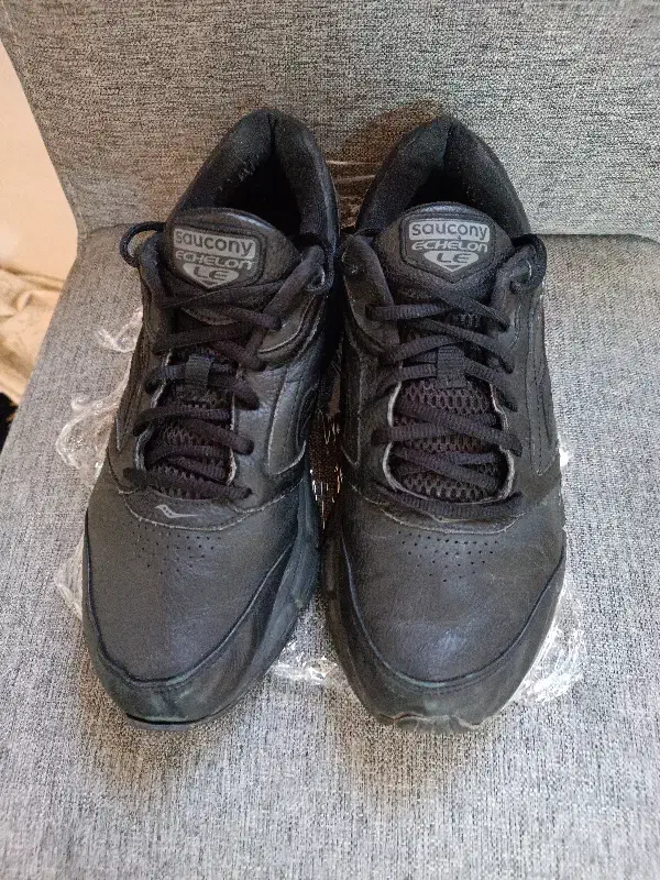 کفش ساکونی|کیف، کفش، کمربند|شیراز, لاله|دیوار