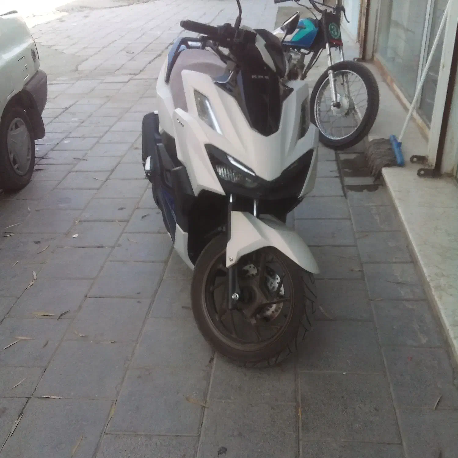 متور کلیک واریو۱۷۰ سی سی معاوضه با خودرو هم دارم|موتورسیکلت|نقده, |دیوار