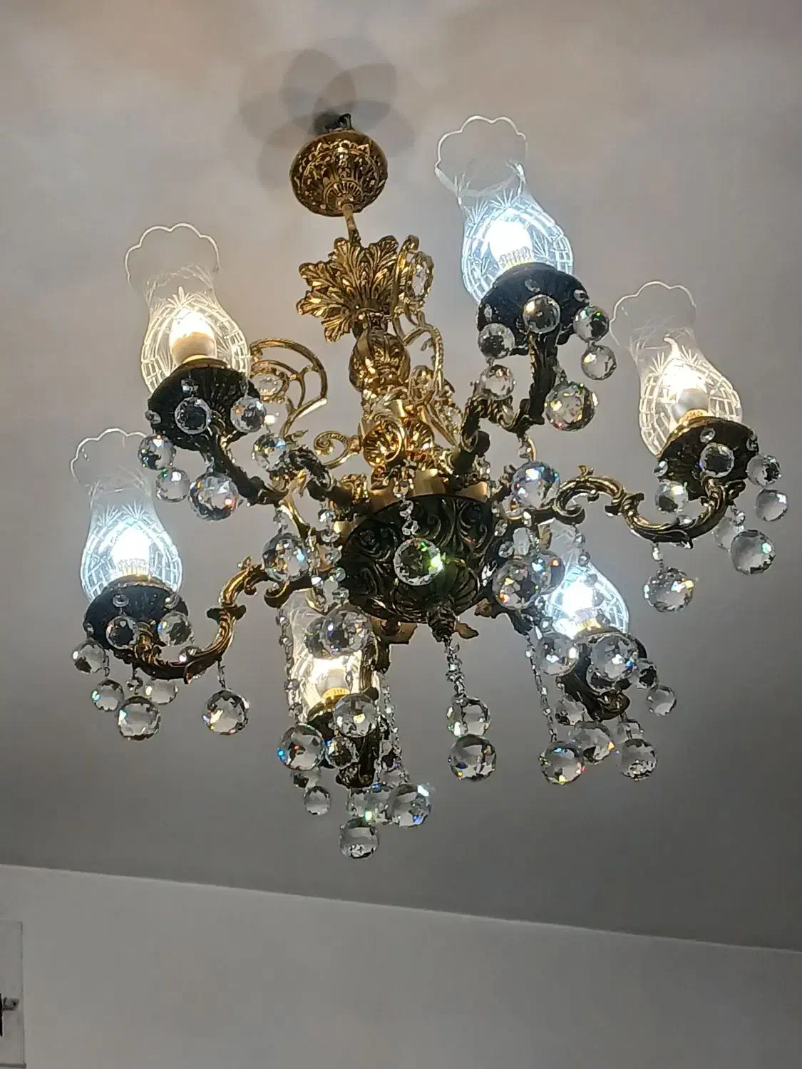 لوستر|لوستر و چراغ آویز|اندیشه, اندیشه فاز ۳|دیوار