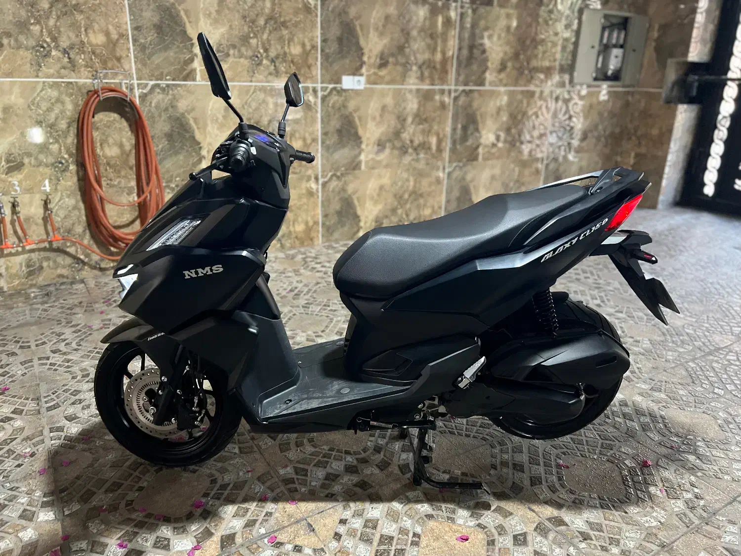 کلیک واریو نیروموتور|موتورسیکلت|سمنان, |دیوار