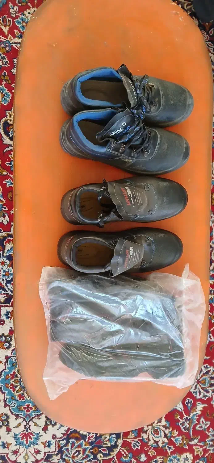 سه جفت کفش ایمنی|کیف، کفش، کمربند|مبارکه, |دیوار