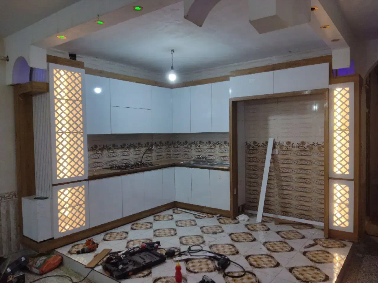 طراحی و نصب کمد دیواری با دوام و کابینت شوش مدرن|خدمات پیشه و مهارت|شوش, |دیوار