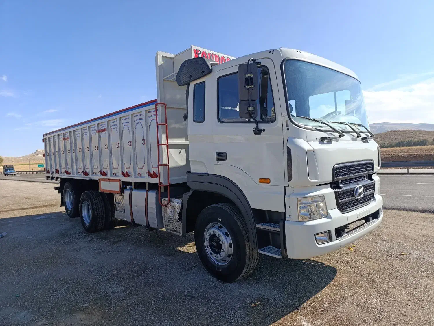 ده چرخ هیوندا 2009|خودرو سنگین|شیراز, کوشک بیدک|دیوار