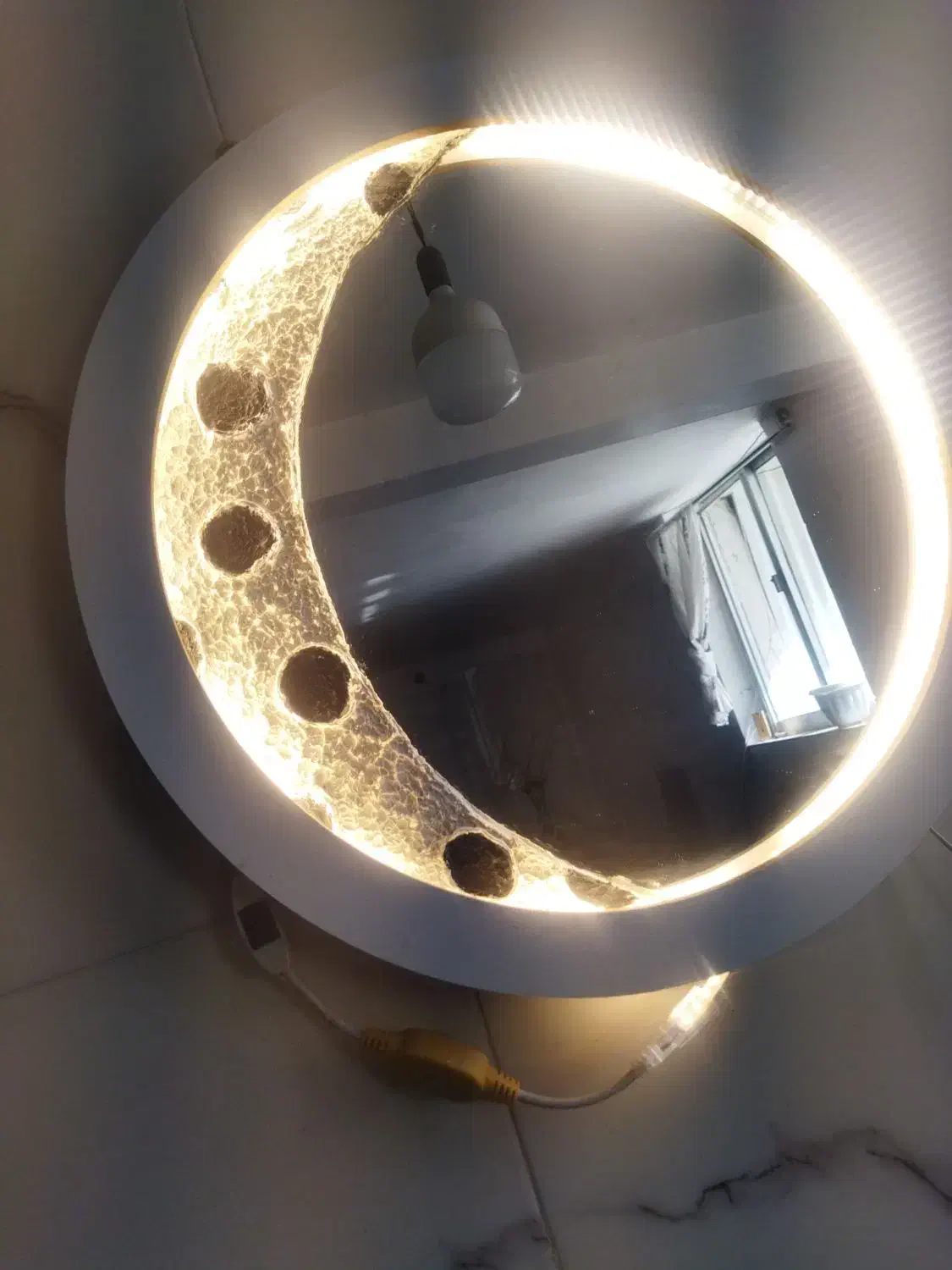 اینه|آینه|کاشمر, |دیوار