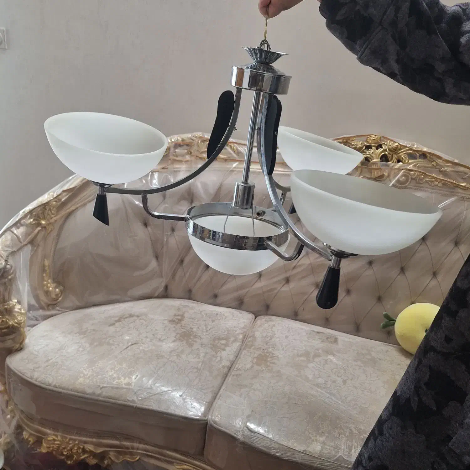 لوستر|لوستر و چراغ آویز|تربت جام, مطهری|دیوار