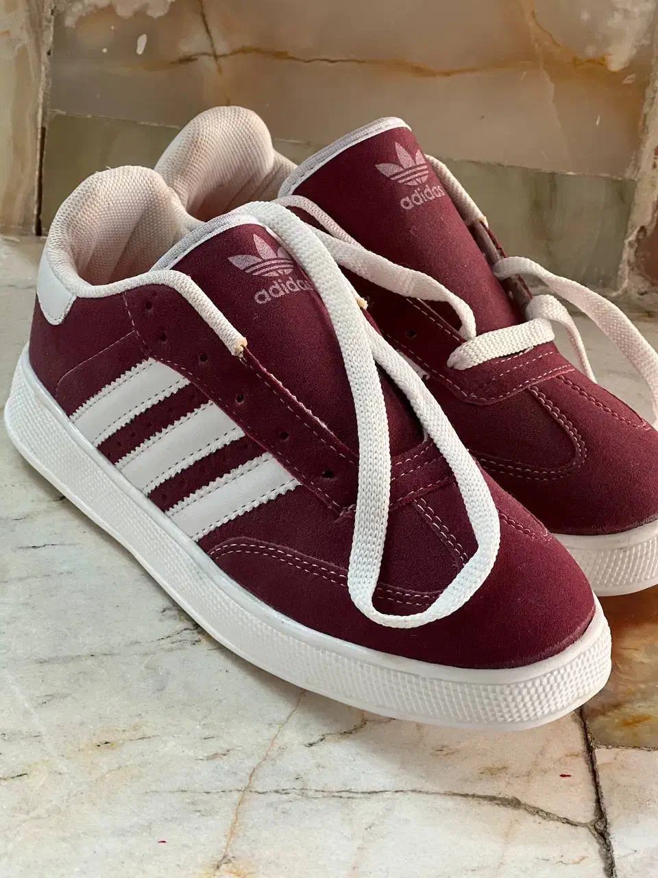 کفش کتونی|کیف، کفش، کمربند|سبزوار, کاشفی شمالی (دادگستری)|دیوار