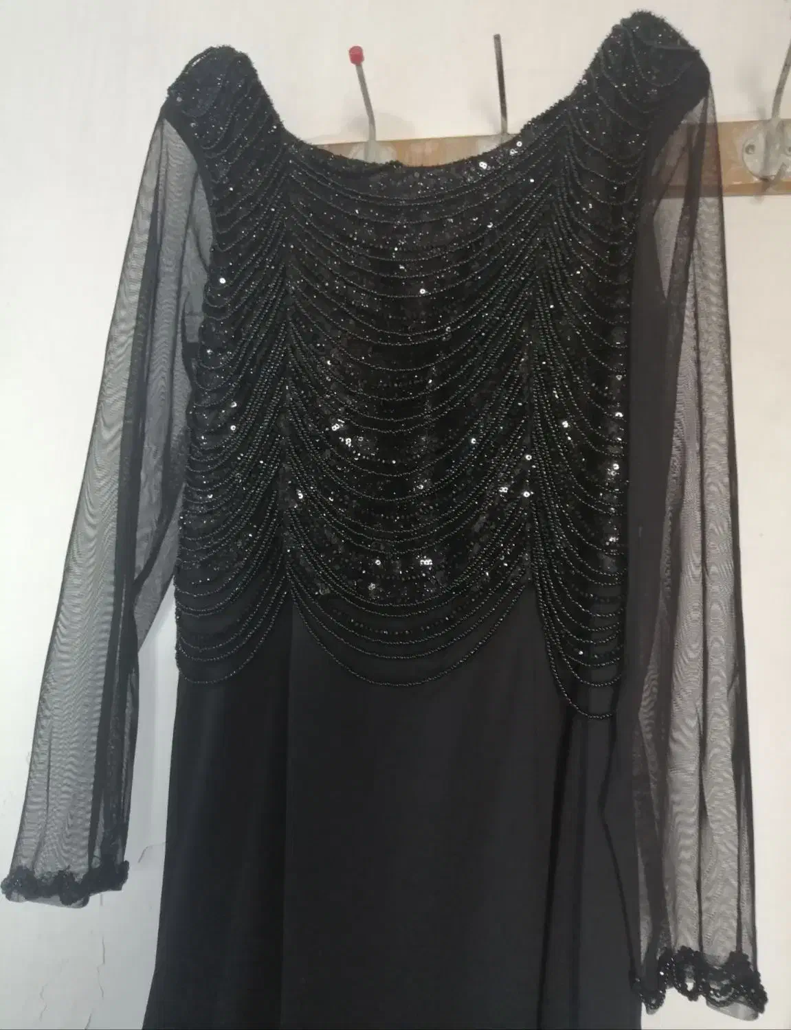 لباس مجلسی|لباس|کبودرآهنگ, |دیوار