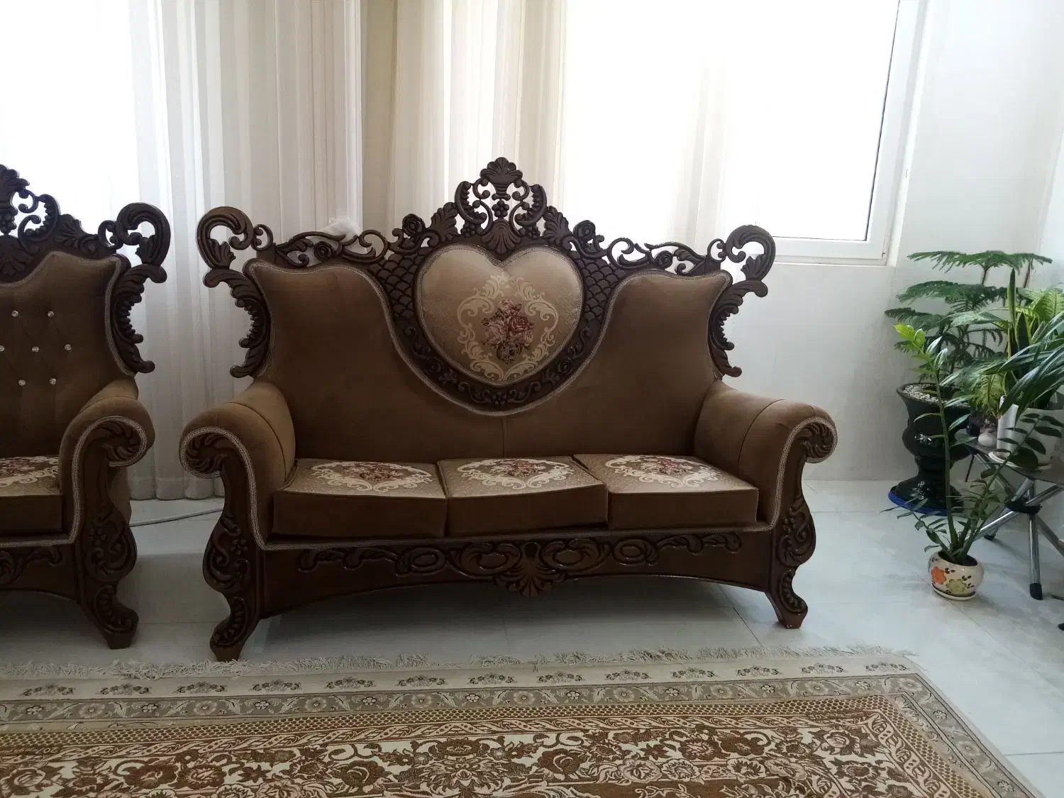 مبل سلطنتی|مبلمان خانگی و میز عسلی|تربتحیدریه, ۴۵ متری|دیوار