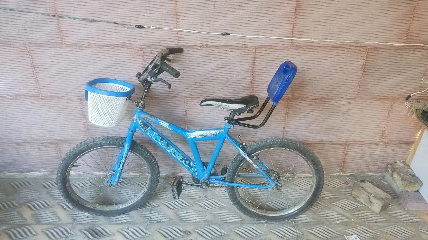 دوچرخه سایز ۲۰ مارک پرادو سالم و مفت قیمت ۲۳۰۰|دوچرخه، اسکیت، اسکوتر|گلبهار, شهر جدید گلبهار|دیوار