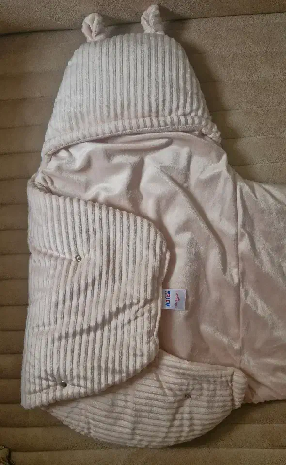 قنداق فرنگی نوزادی|اسباب و اثاث بچه|آران و بیدگل, |دیوار