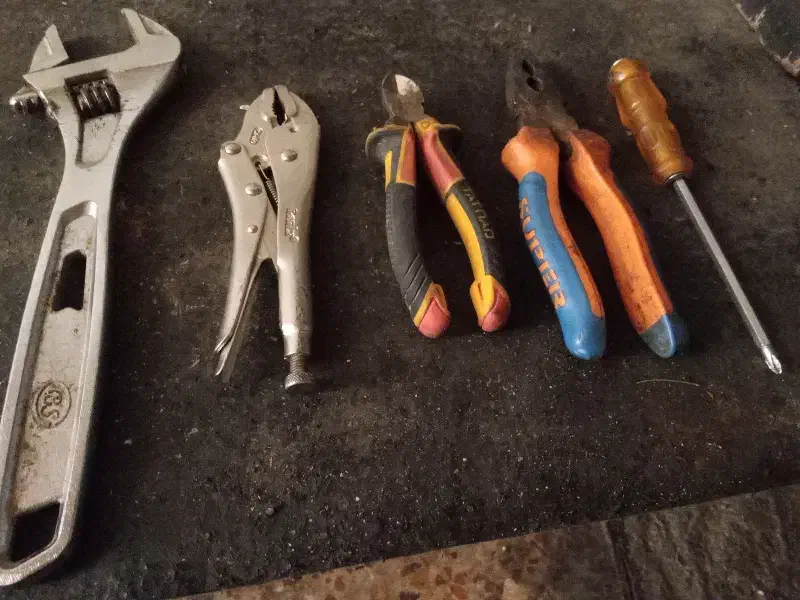 آچار|ابزارآلات|شوشتر, |دیوار