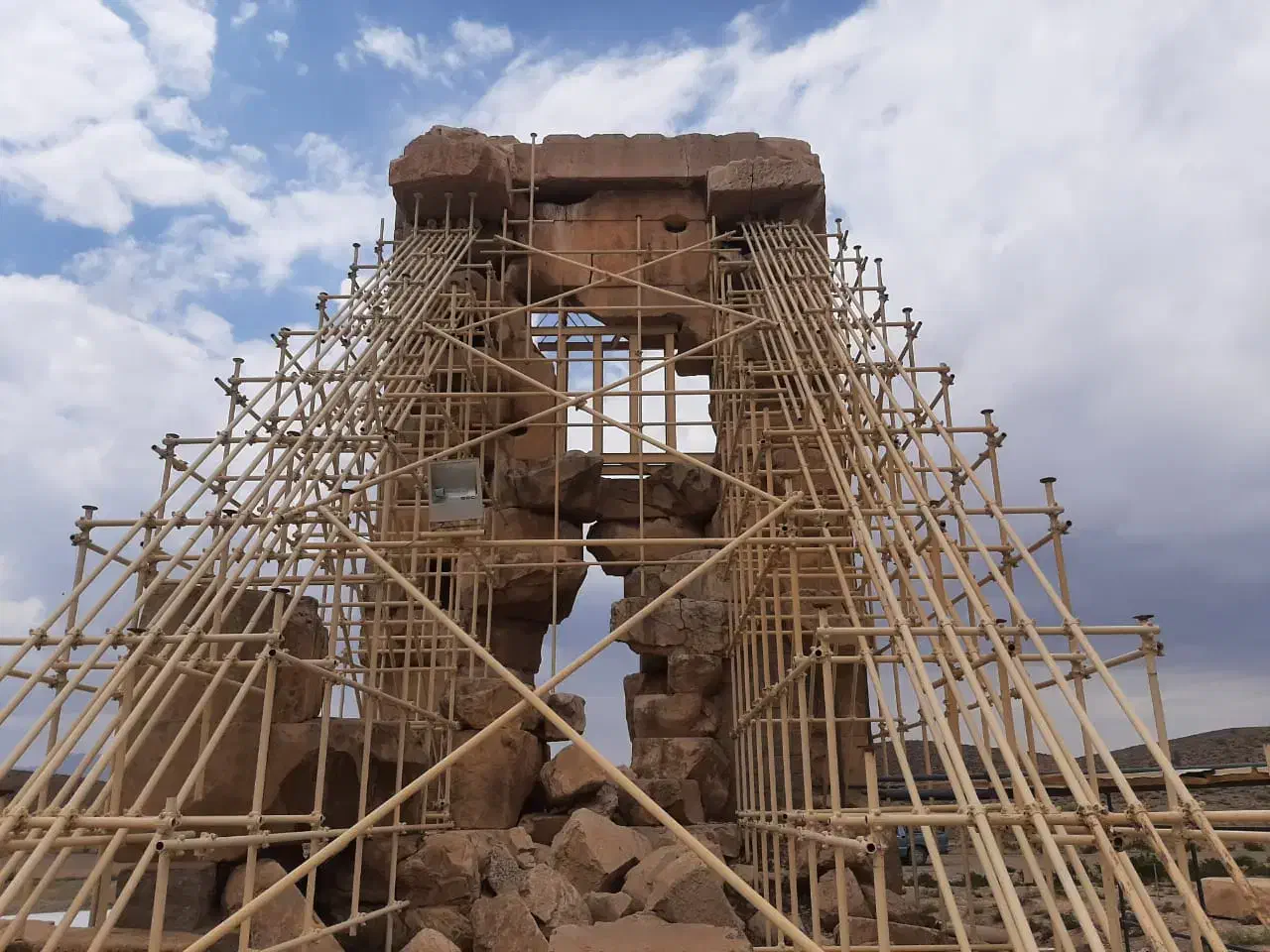 نصاب داربست وپلیت|خدمات پیشه و مهارت|شیراز, کفترک|دیوار