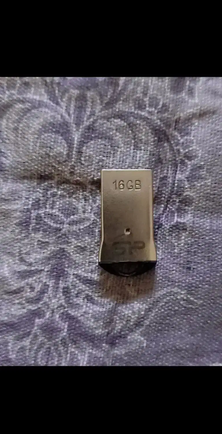 فلش 16،8گیک استیل. سیم شارژر اپل شارژر|لوازم جانبی موبایل و تبلت|خرمآباد, |دیوار