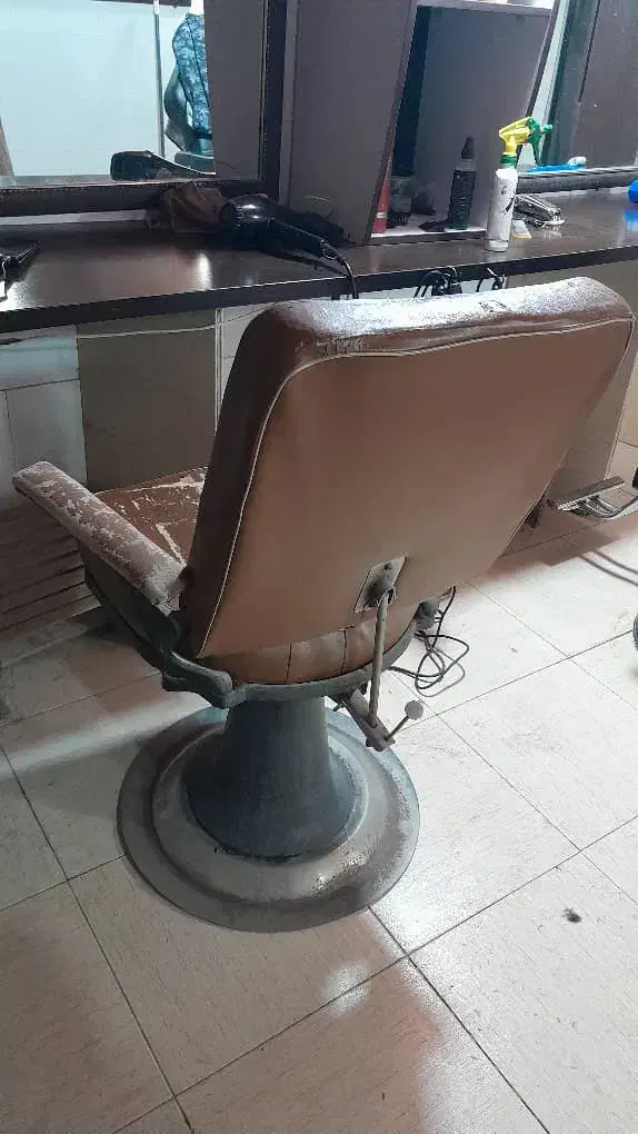 صندلی|آرایشگاه و سالنهای زیبایی|مرودشت, کناره|دیوار