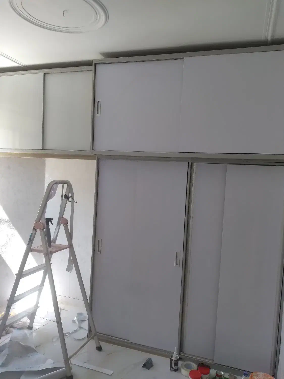 نصب و ترمیم کاغذ دیواری وبرچسب|خدمات پیشه و مهارت|همدان, |دیوار