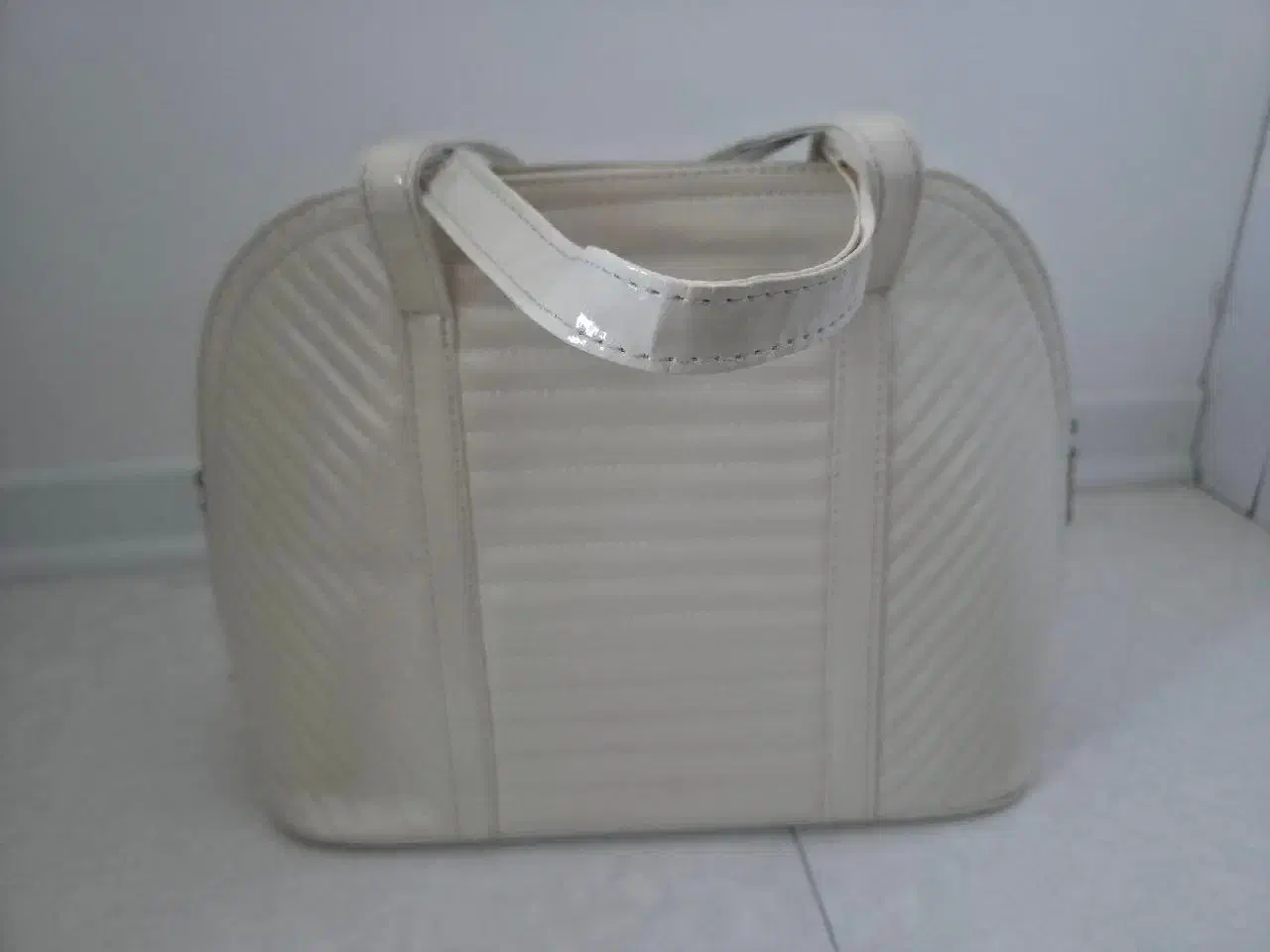 کیف بزرگ شیری|کیف، کفش، کمربند|مشهد, آبادگران|دیوار