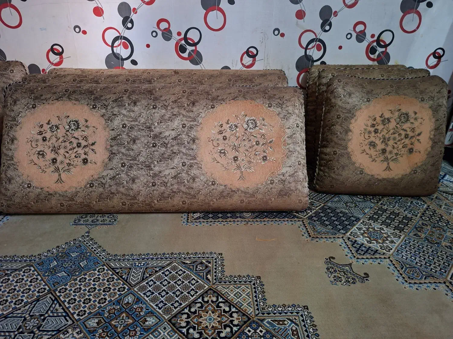 پشتی|پشتی|فولادشهر, A1|دیوار