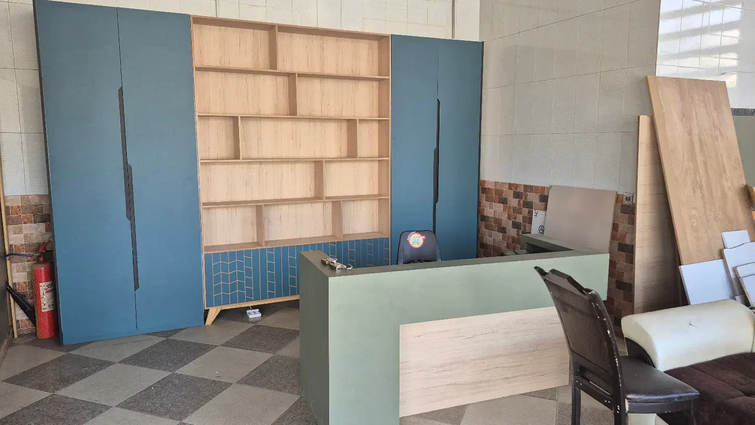 فروش کابینت نمایشگاهی|جاکفشی، کمد، دراور|بانه, |دیوار