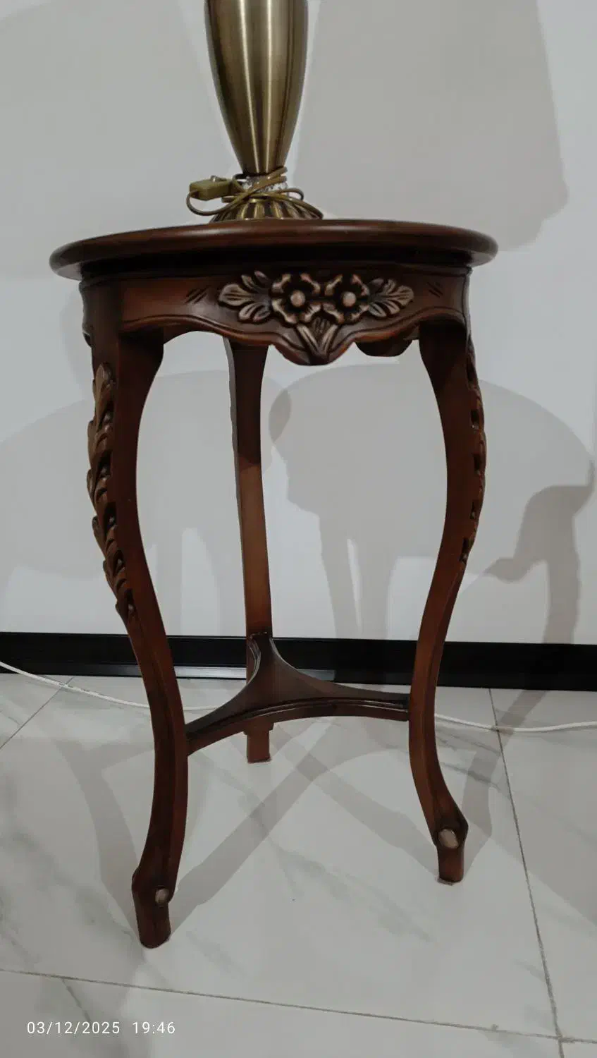 میز چوبی خراطی شده|مبلمان خانگی و میز عسلی|بابلسر, |دیوار