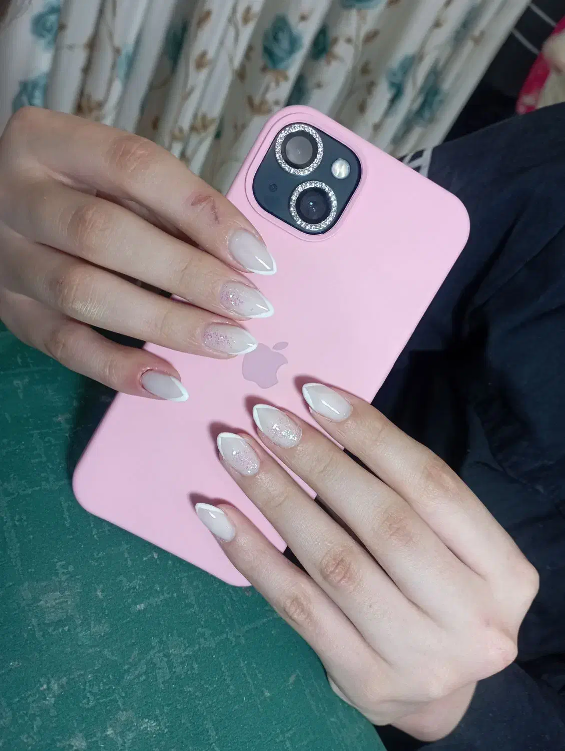 خدمات کاشت ناخن|خدمات آرایشگری و زیبایی|آستانه اشرفیه, |دیوار