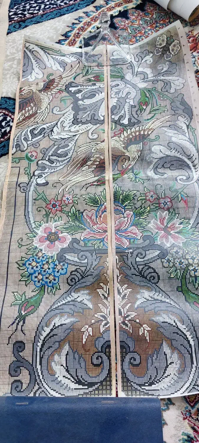 چند عدد نقشه قالیچه و دو سه فرش و...|فرش|کرج, شهرک جهان آرا|دیوار