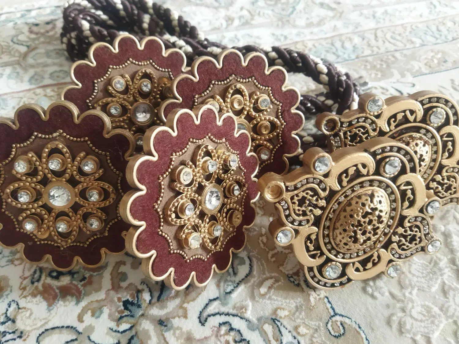 چند عدد آویز پرده|پرده، رانر، رومیزی|قم, پردیسان|دیوار