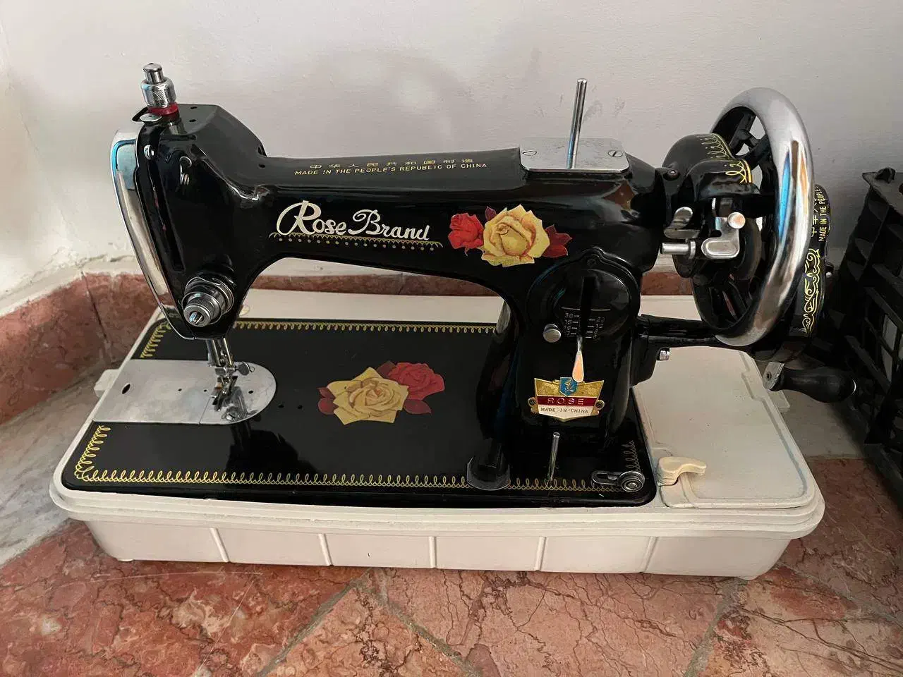 چرخ خیاطی|چرخ خیاطی و ریسندگی|نشتارود, |دیوار