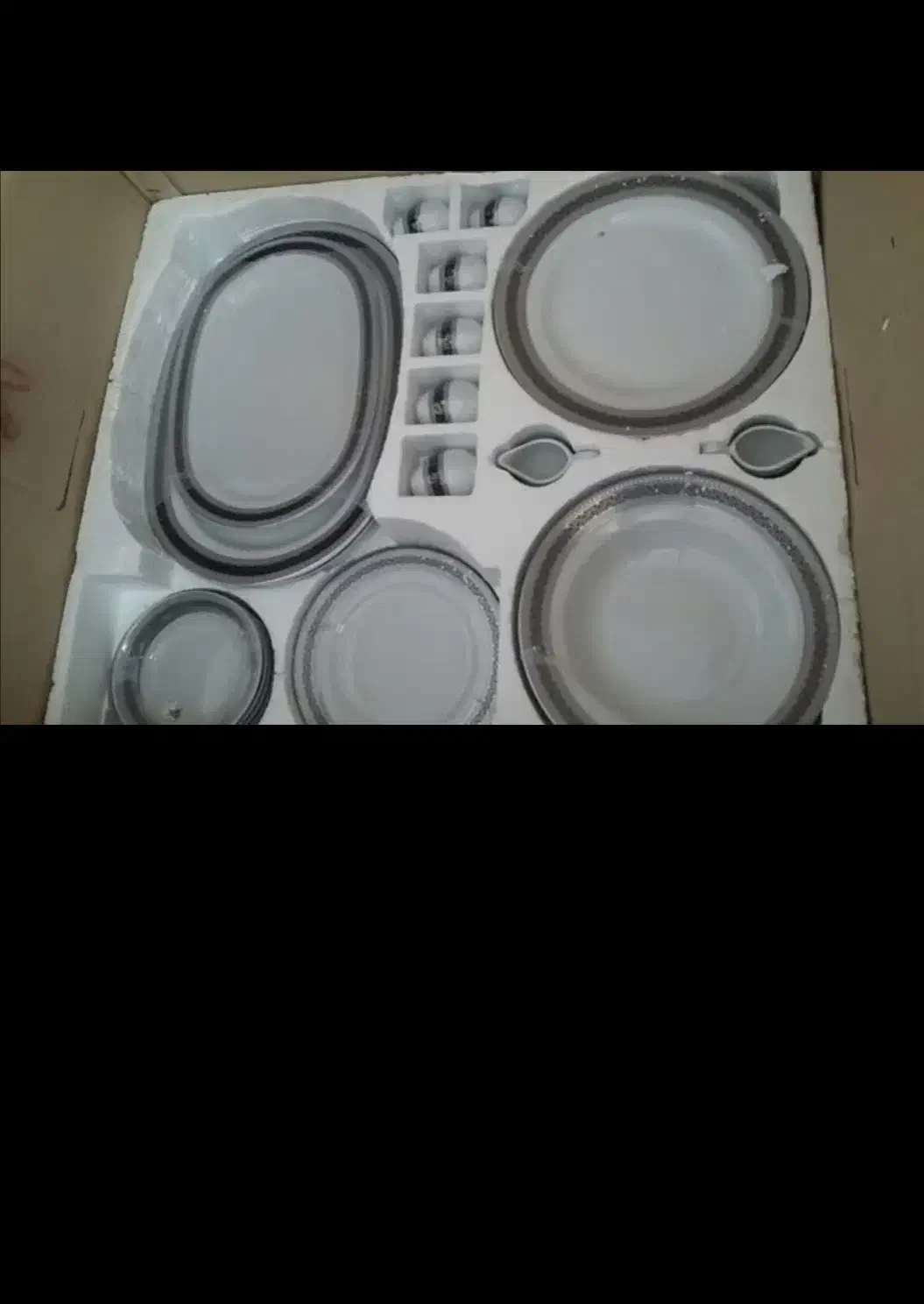 سرویس چینی ۱۲ نفره|ظروف سرو و پذیرایی|اراک, |دیوار