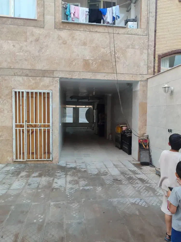 خانه ویلایی دوطبقه  روی پیلوت ویک سوییت همکف|فروش خانه و ویلا|فولادشهر, B2|دیوار