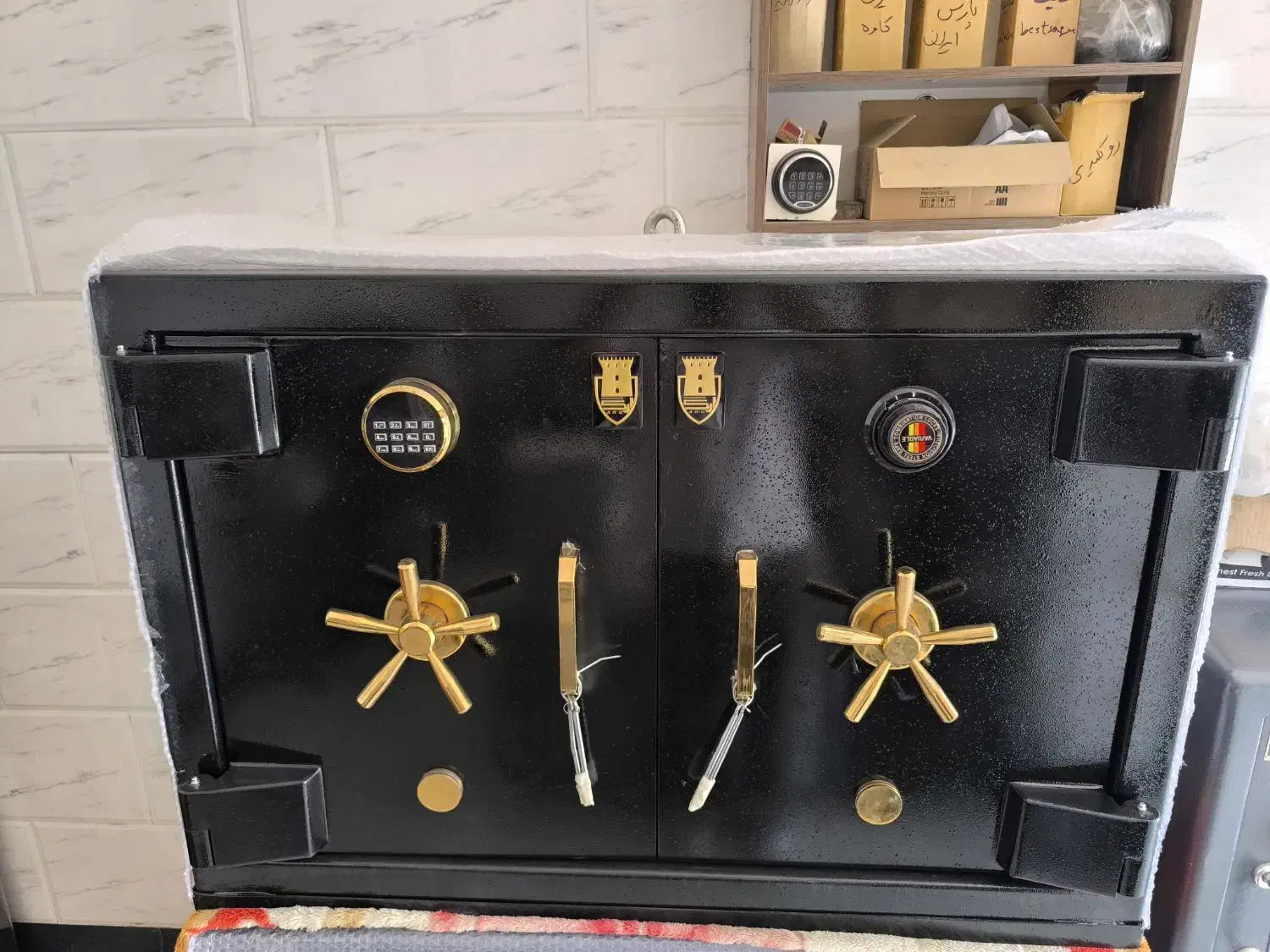 گاوصندوق سفارشی زیرویترینی ورق ۱۰ برند ارگ|ابزارآلات|شیراز, کوزه گری|دیوار