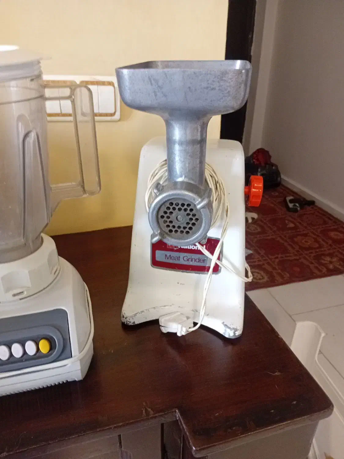 چرخ گوشت ،مخلوط کن ، هواپز، پلو پز و سرخ کن|سایر لوازم برقی|پرند, فاز ۶|دیوار