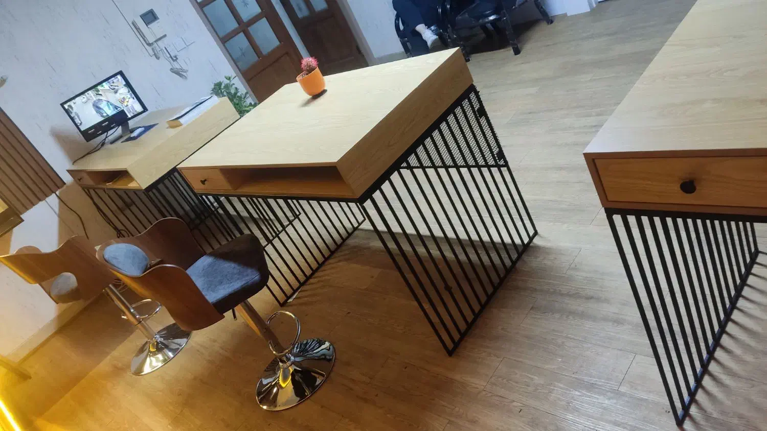 نصب و تعمیر کابینت کمد دیواری و جا کفشی|خدمات پیشه و مهارت|صدرا-فارس, فاز ۱|دیوار