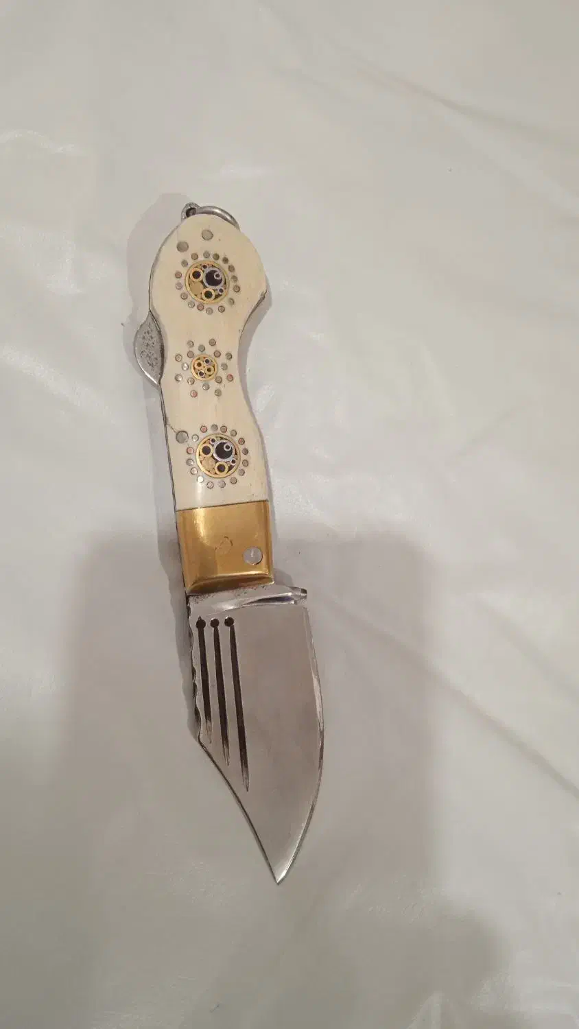 چاقوی جیبی|کلکسیون اشیاء عتیقه|مراغه, |دیوار