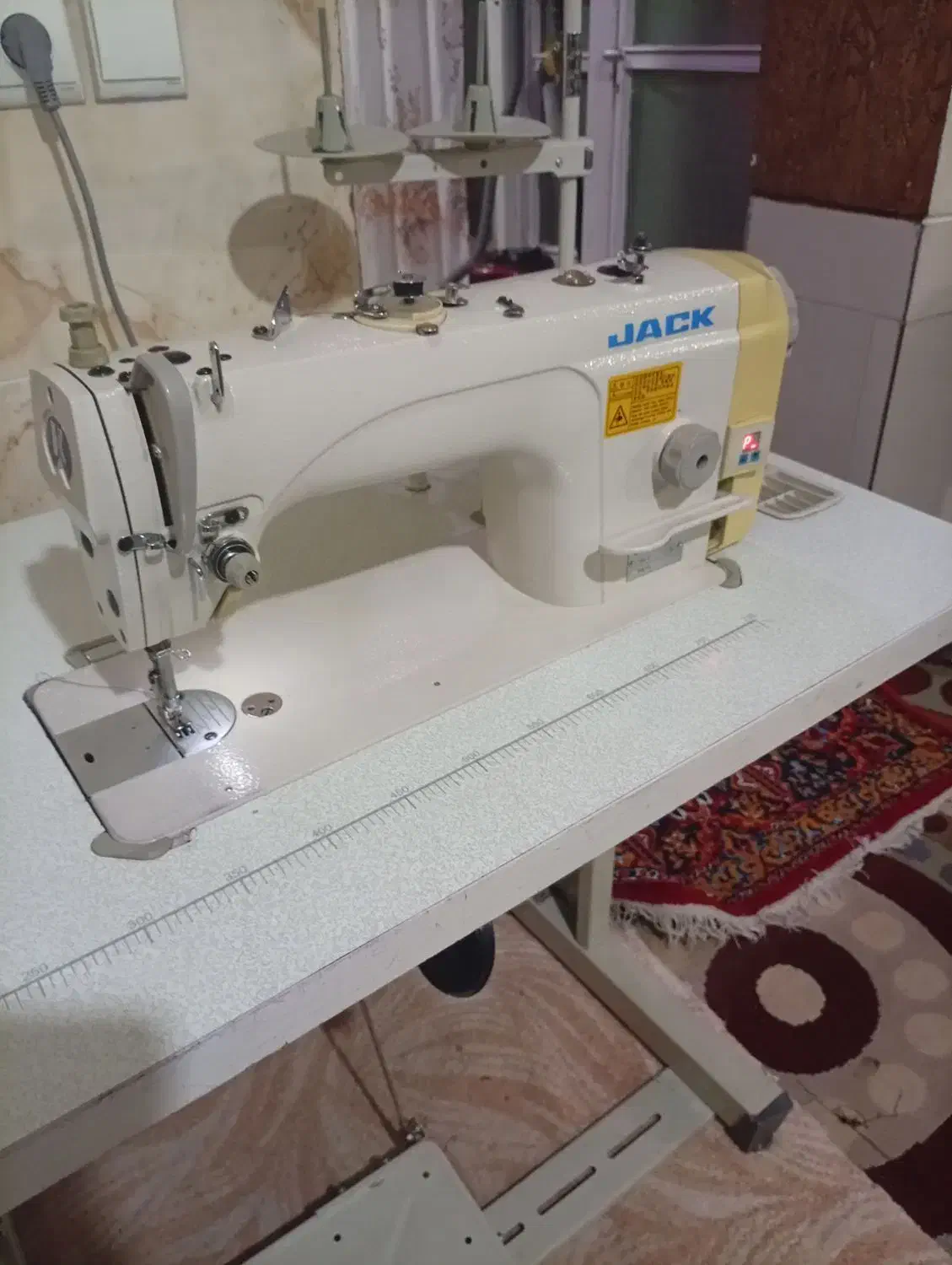 راستادوزموتورسرخود سردوزچهارنخ وپنج نخ واسه نخ|چرخ خیاطی و ریسندگی|اصفهان, شیخ طوسی|دیوار