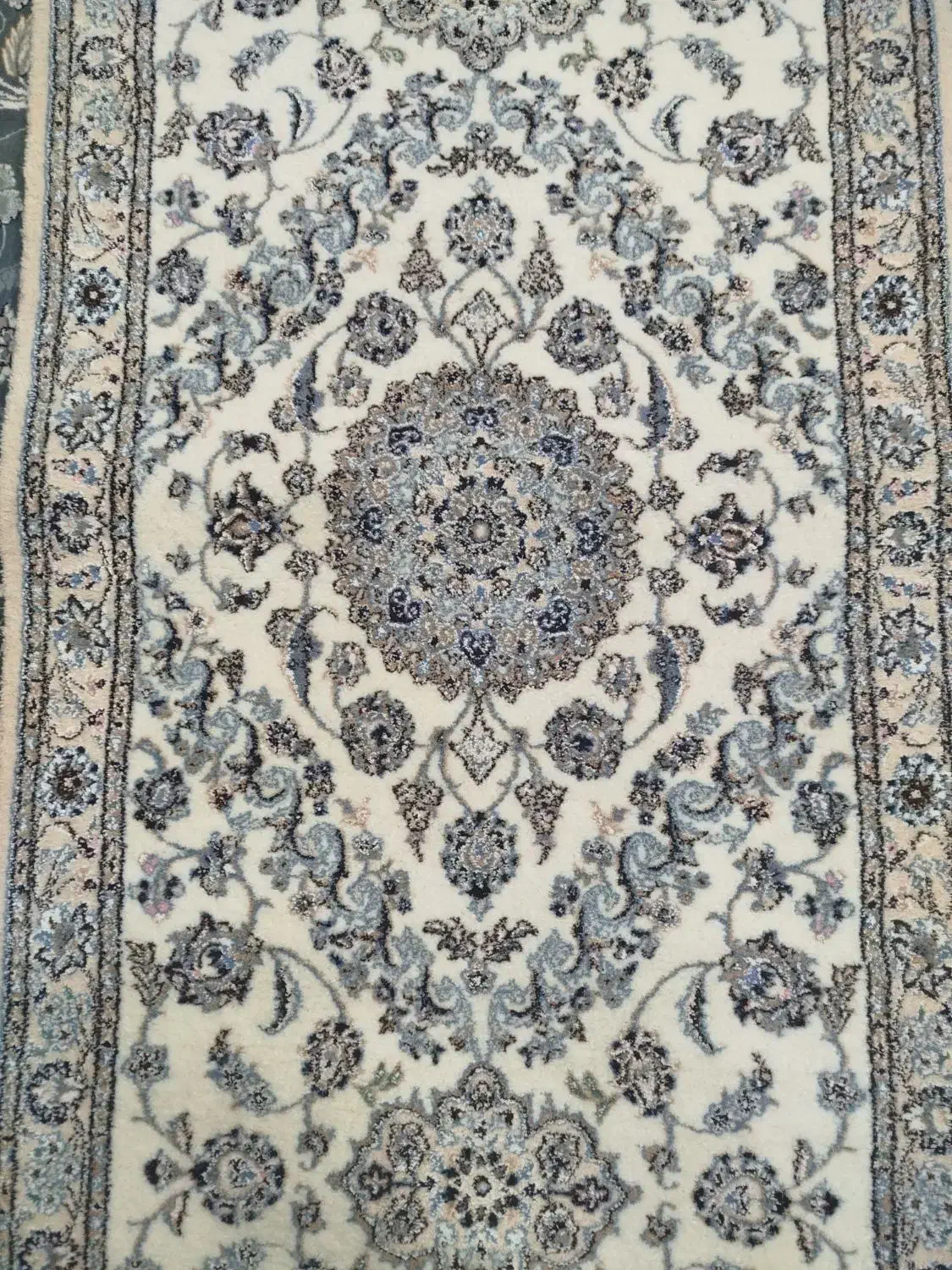 قالی  دستبافت نایین|فرش|اصفهان, ارغوانیه|دیوار