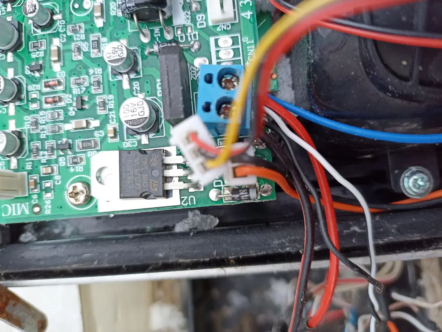 برقکار ساختمان--نصاب انواع آیفون صوتی وتصویری|خدمات پیشه و مهارت|قروه, |دیوار