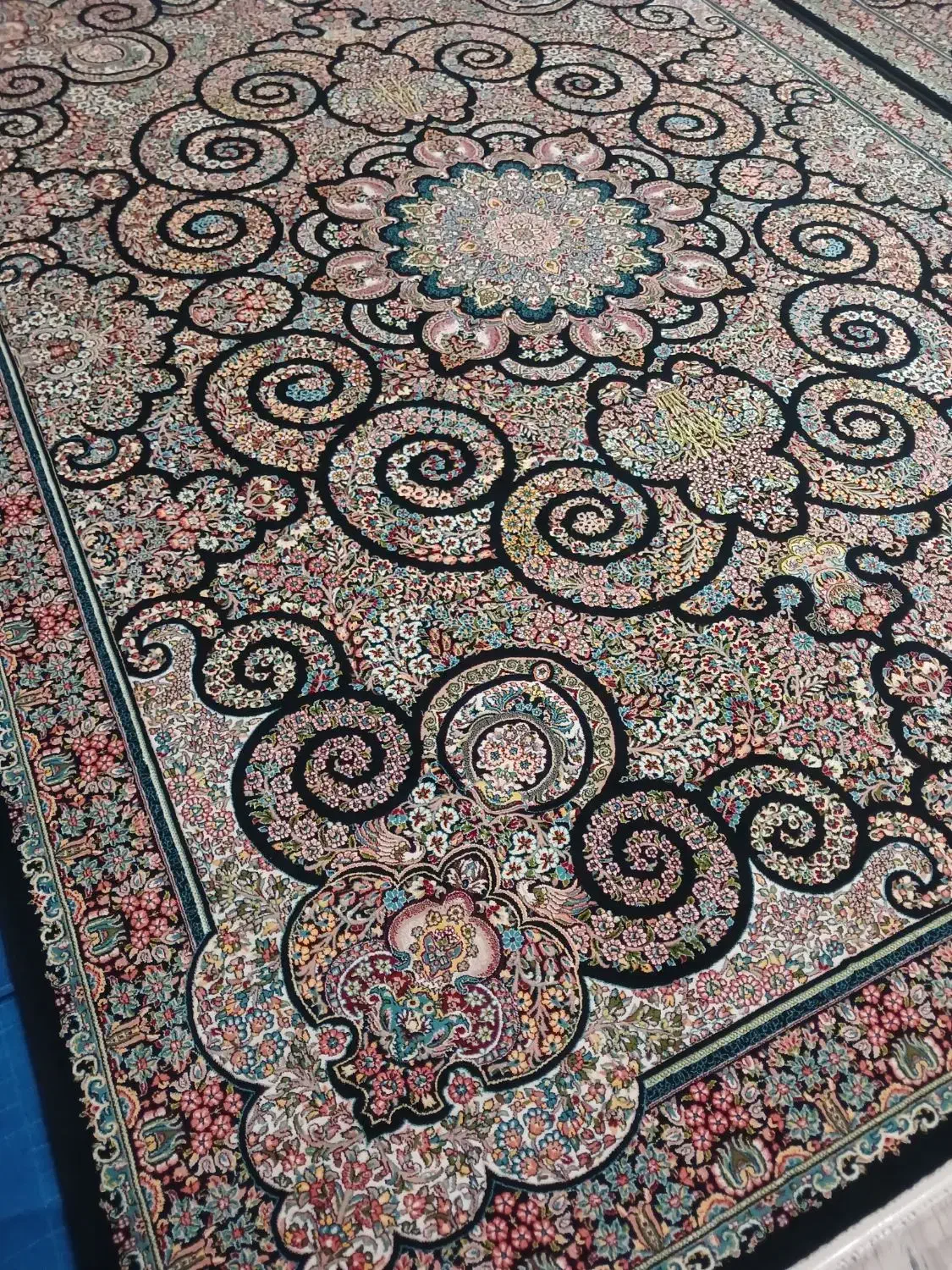 یک تخته فرش ۹مترطرح میترا ۱۰۰۰شانه|فرش|ورامین, ریحان آباد|دیوار