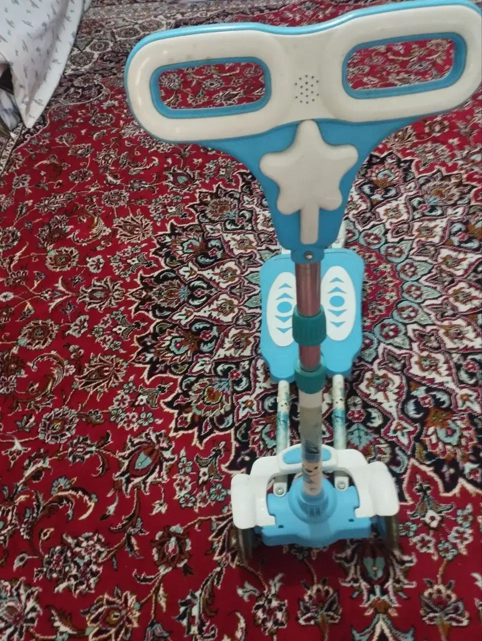 اتاق نوجوان وکودک فرش گیتار قاب اسکوتر|اسباب و اثاث بچه|مشهد, کوشش|دیوار