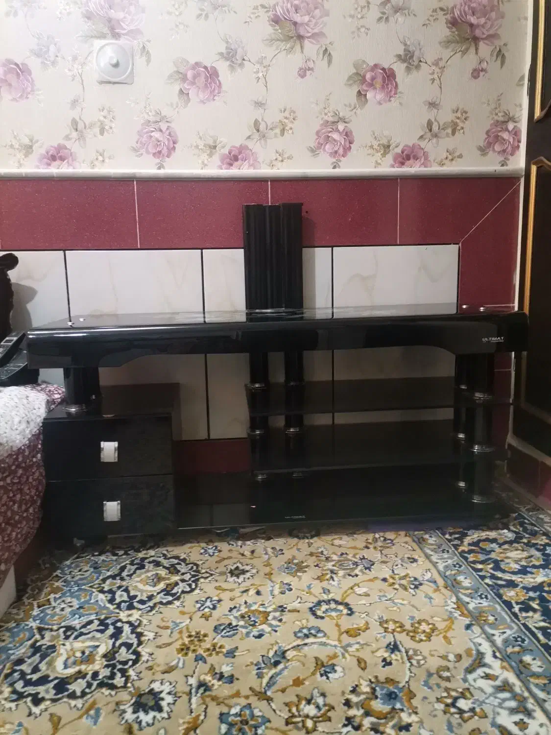 میز تلویزیون شیشه ای|میز تلویزیون|قم, باغ شریفی|دیوار