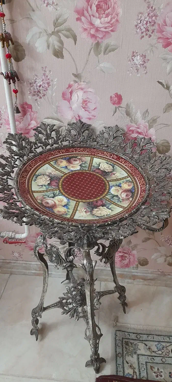 ظرف میوه برنزپایه دار کنار سالنی|صنایع دستی و سایر لوازم تزئینی|کرمانشاه, |دیوار