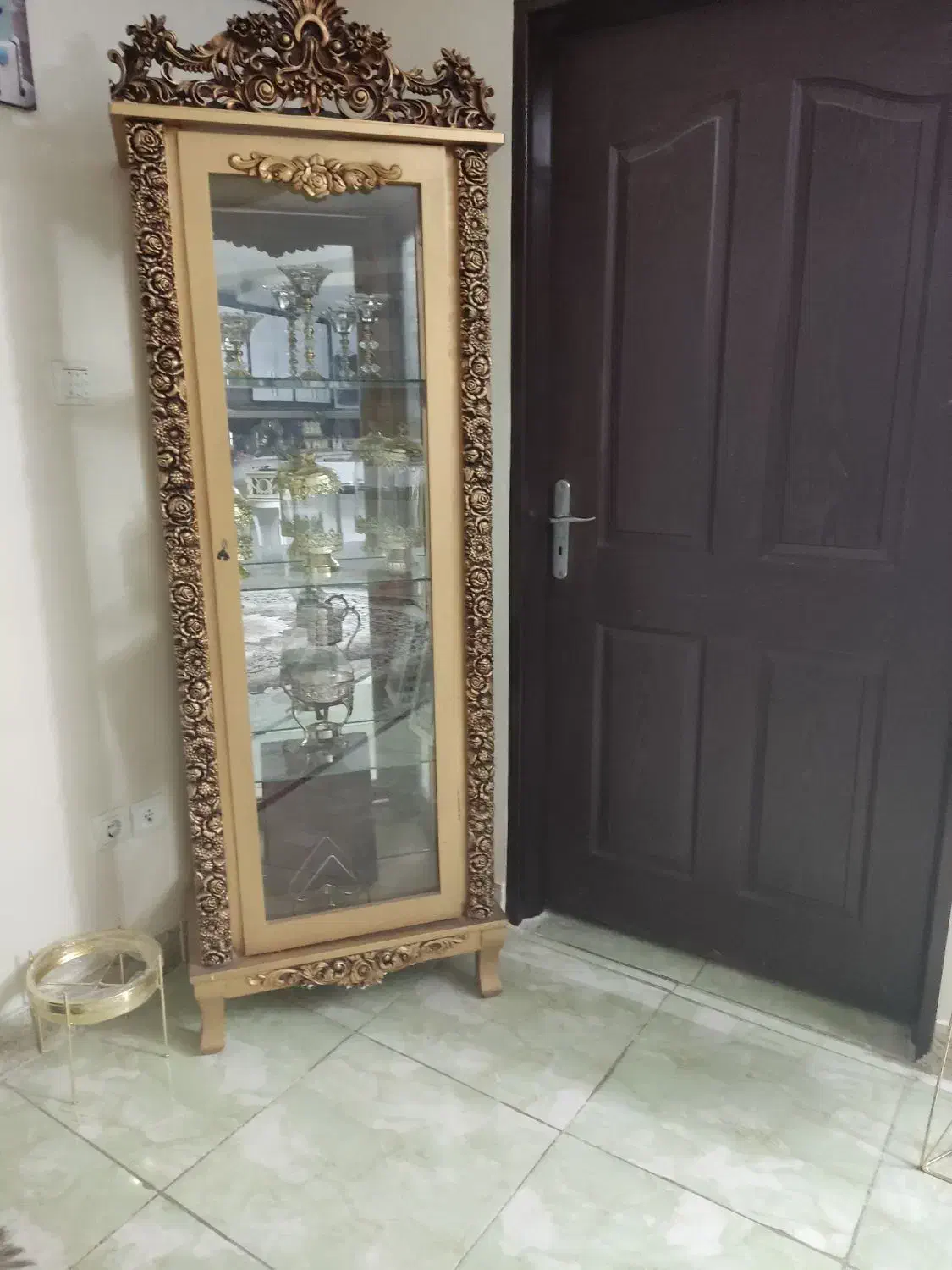 بوفه طلایی رنگ|بوفه، ویترین، کنسول|فولادشهر, C5|دیوار