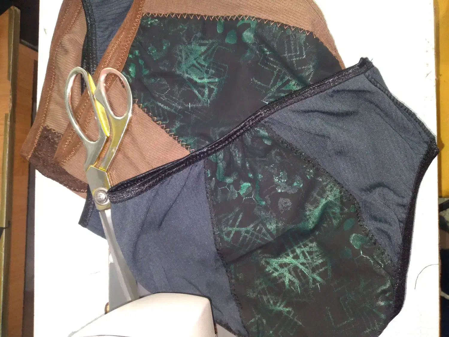 شورت قاعدگی ،دوخت مانتو شلوار ،گن ساعت شنی|لباس|تربتحیدریه, شهدا|دیوار