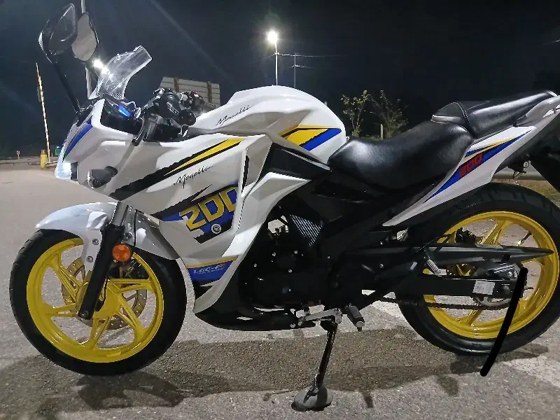 مگلی|موتورسیکلت|سنگر, |دیوار