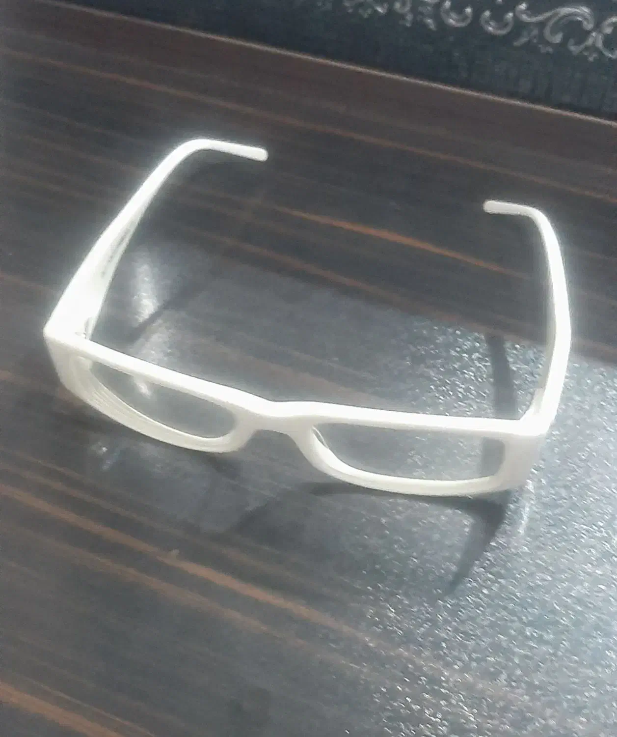 قاب عینک کاملا سالم ،سفید رنگ|زیورآلات و اکسسوری|شهرکرد, |دیوار