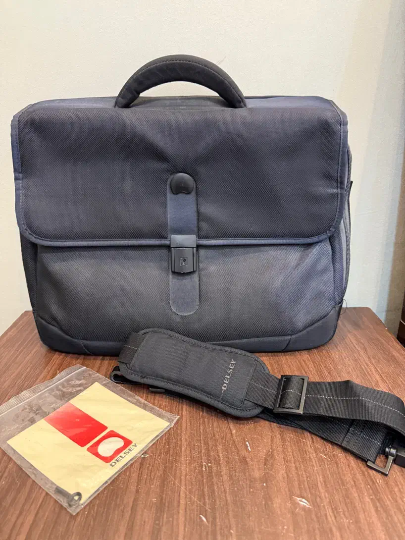 کیف لپ تاپ|قطعات و لوازم جانبی رایانه|شیراز, آبیاری|دیوار