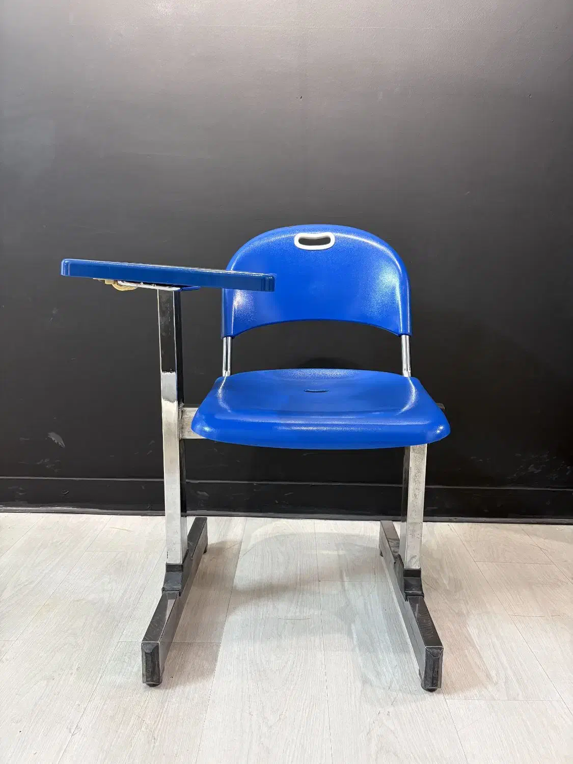 صندلی دانش آموزی|صندلی و نیمکت|قم, بکایی|دیوار